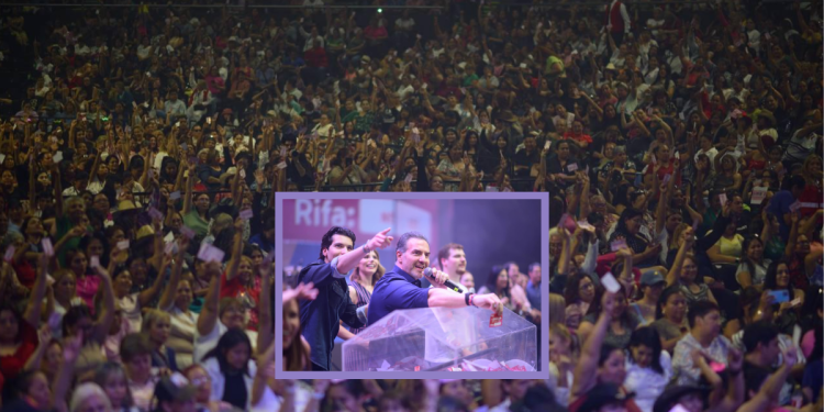 Monterrey Celebra  A Las Madres A Lo Grande En La Arena 