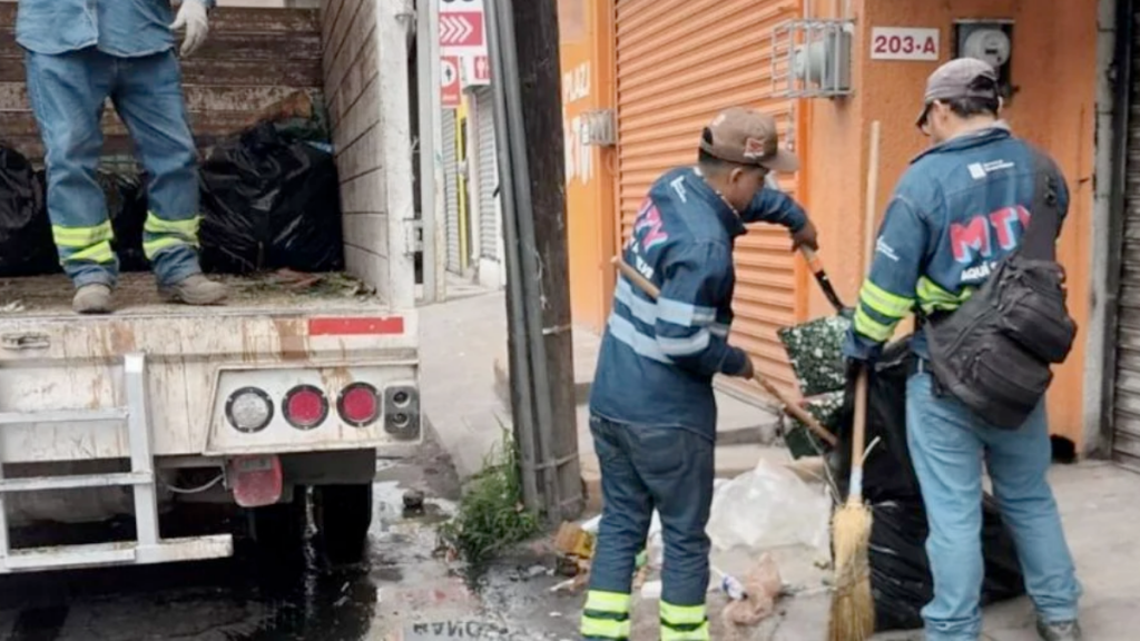 33 toneladas de basura - LA VISION 360 33-toneladas-de-basura-Centro-de-Monterrey-limpieza-urbana-festividades-navideñas-Servicios-Publicos-de-Monterrey