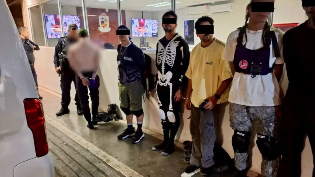 vision-360-detienen-a-24-patinadores-san-pedro-policiajpg - LA VISION 360